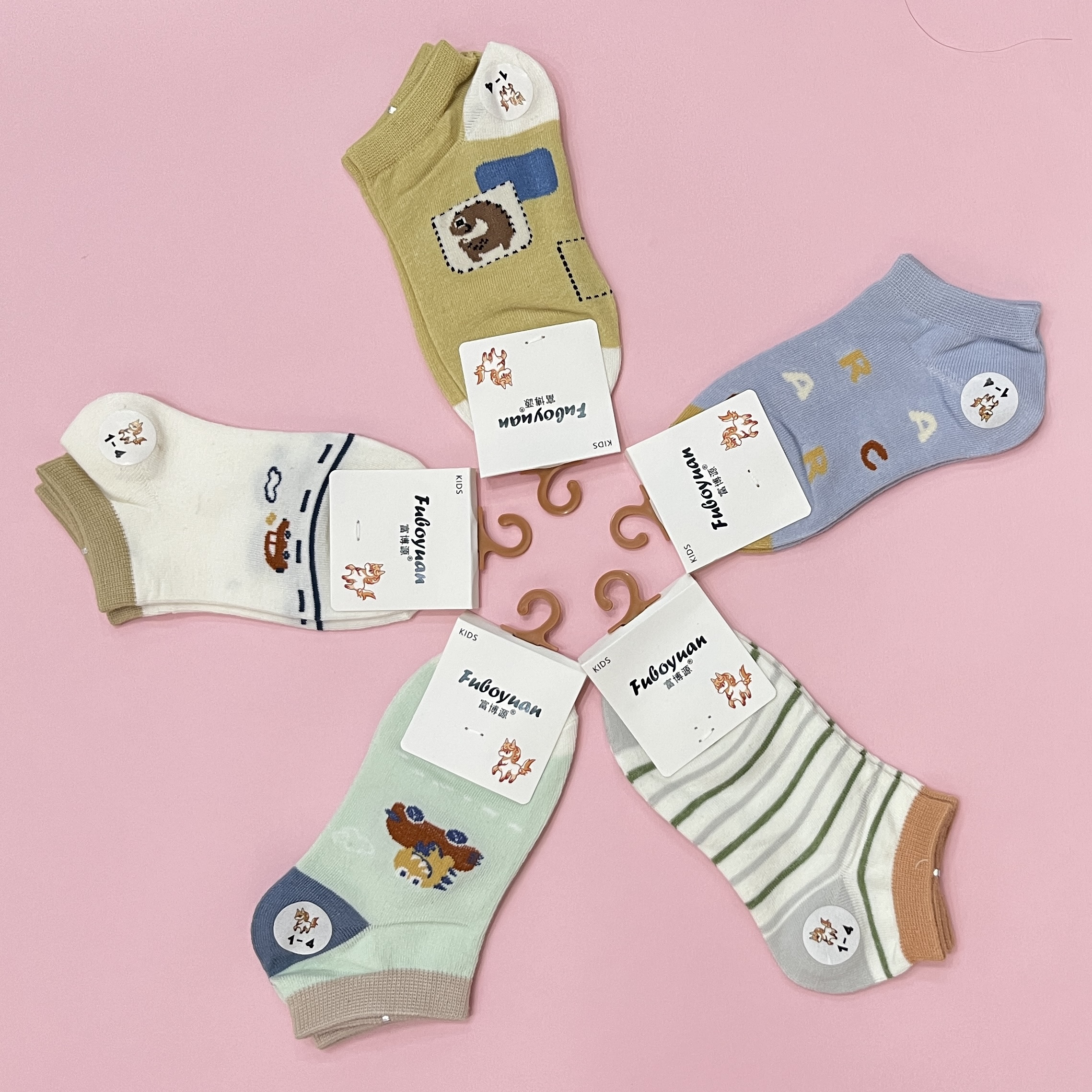 جوراب بچگانه وارداتی باکیفیت با 5 طرح مختلف | مناسب برای 3 تا 12 سال