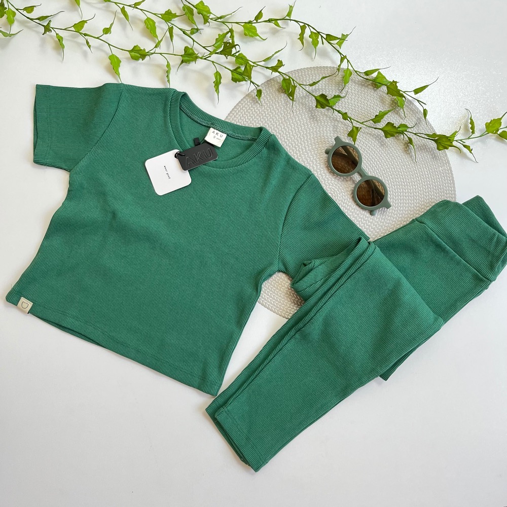 کراپ شلوار کبریتی دخترانه رنگ سبز برند آکو سایز ۹ سال