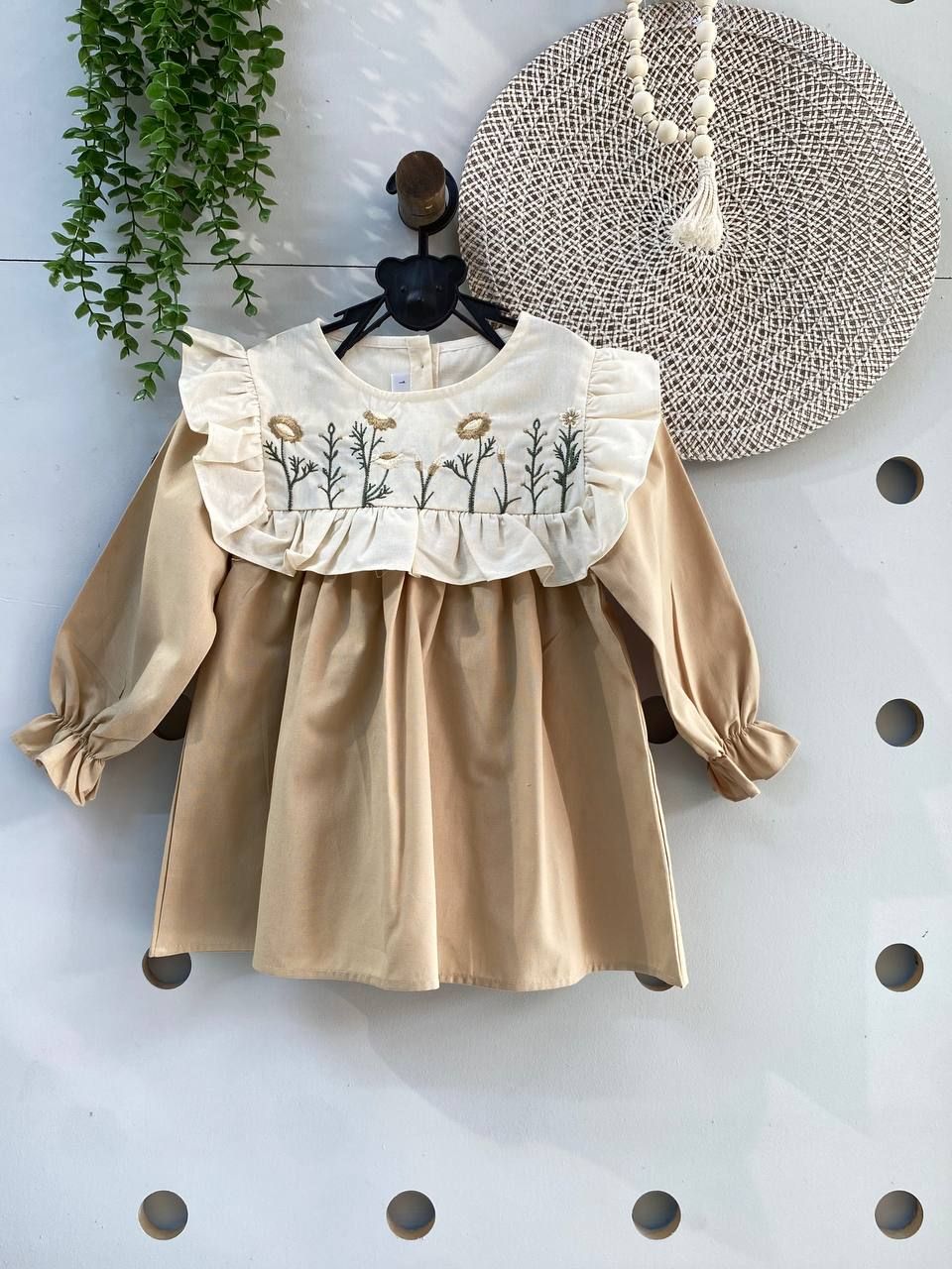 پیراهن یقه دورچین دخترانه طرح گلدوزی / سایز ۳ تا ۸ سال